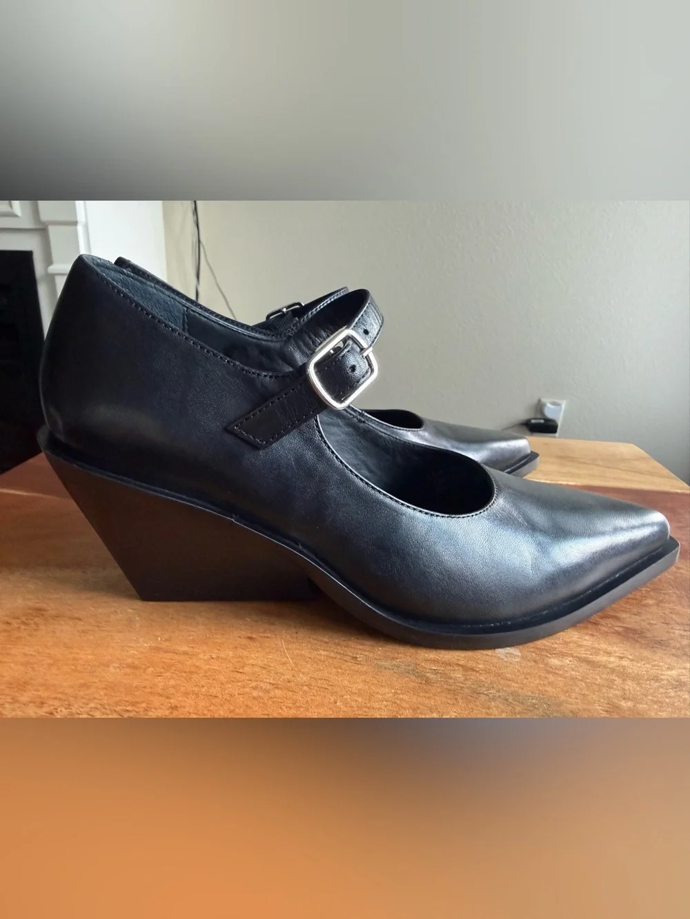 Seychelles Sparks Genuine Leather Wedge Mary Jane Pumps Size 6.5